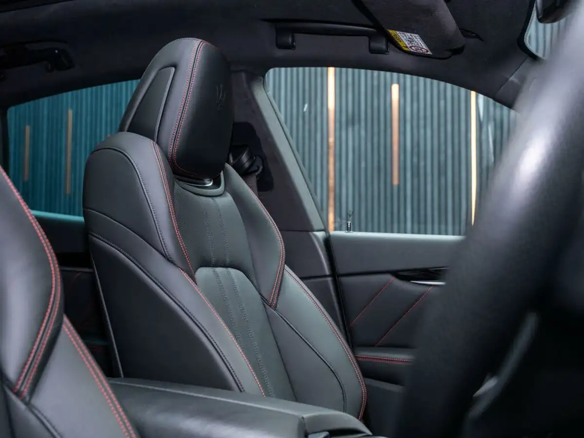 2021-maserati-levante-30-gransport-big-20