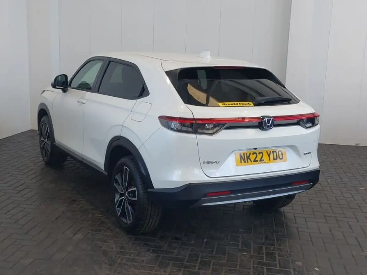 2022-honda-hr-v-15-i-mmd-elegance-big-1