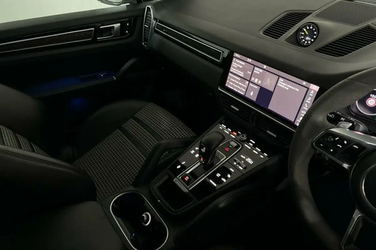 2020-porsche-cayenne-30-v6-e-hybrid-462ps-coupe-big-32
