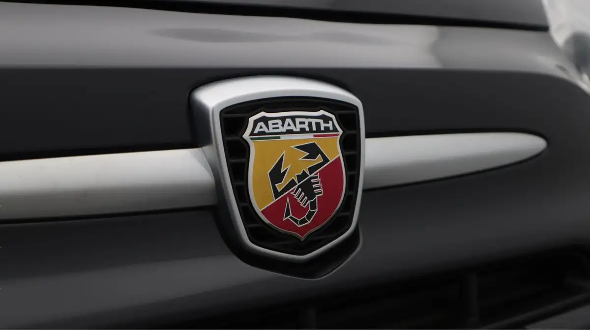2017-abarth-595-14-tjet-trofeo-big-20