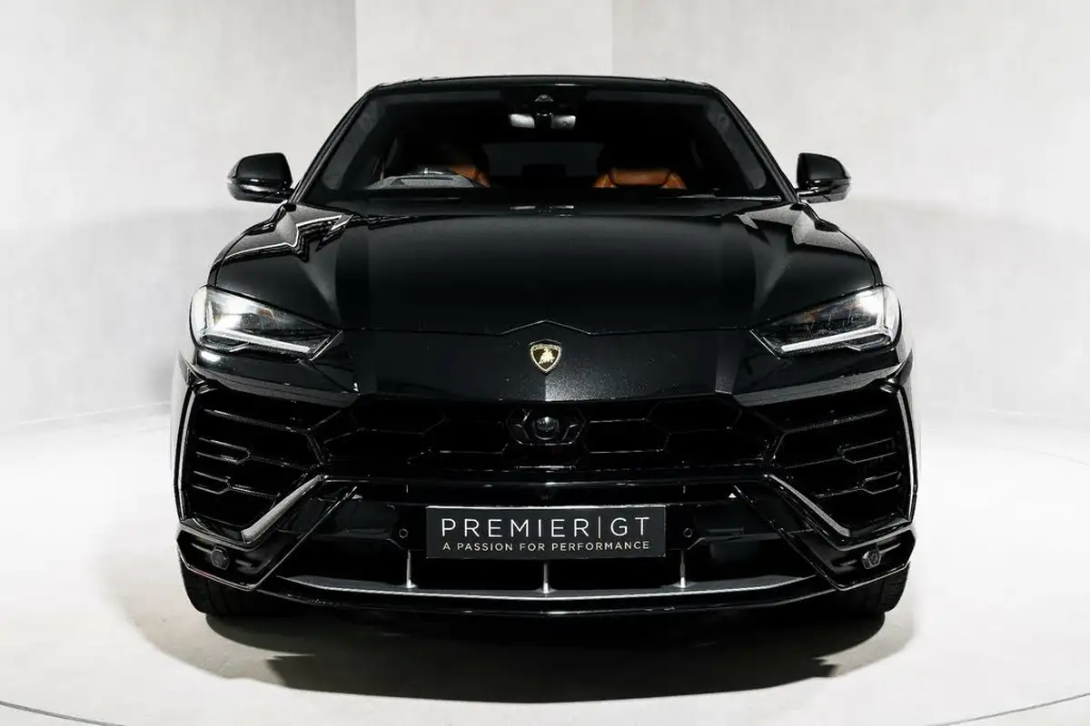 2019-lamborghini-urus-40-no-trim-big-1