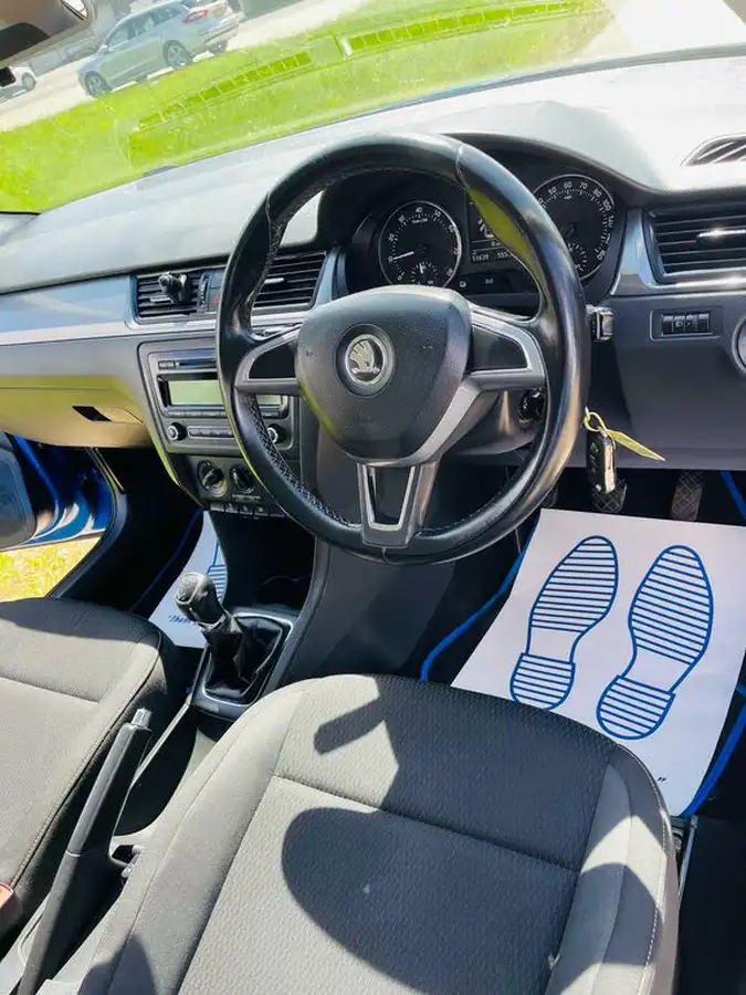 2015-skoda-rapid-12-se-86ps-big-30
