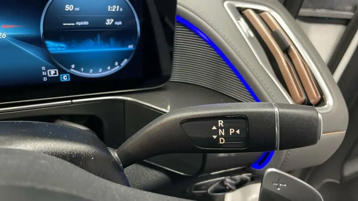2020-mercedes-benz-eqc-big-20