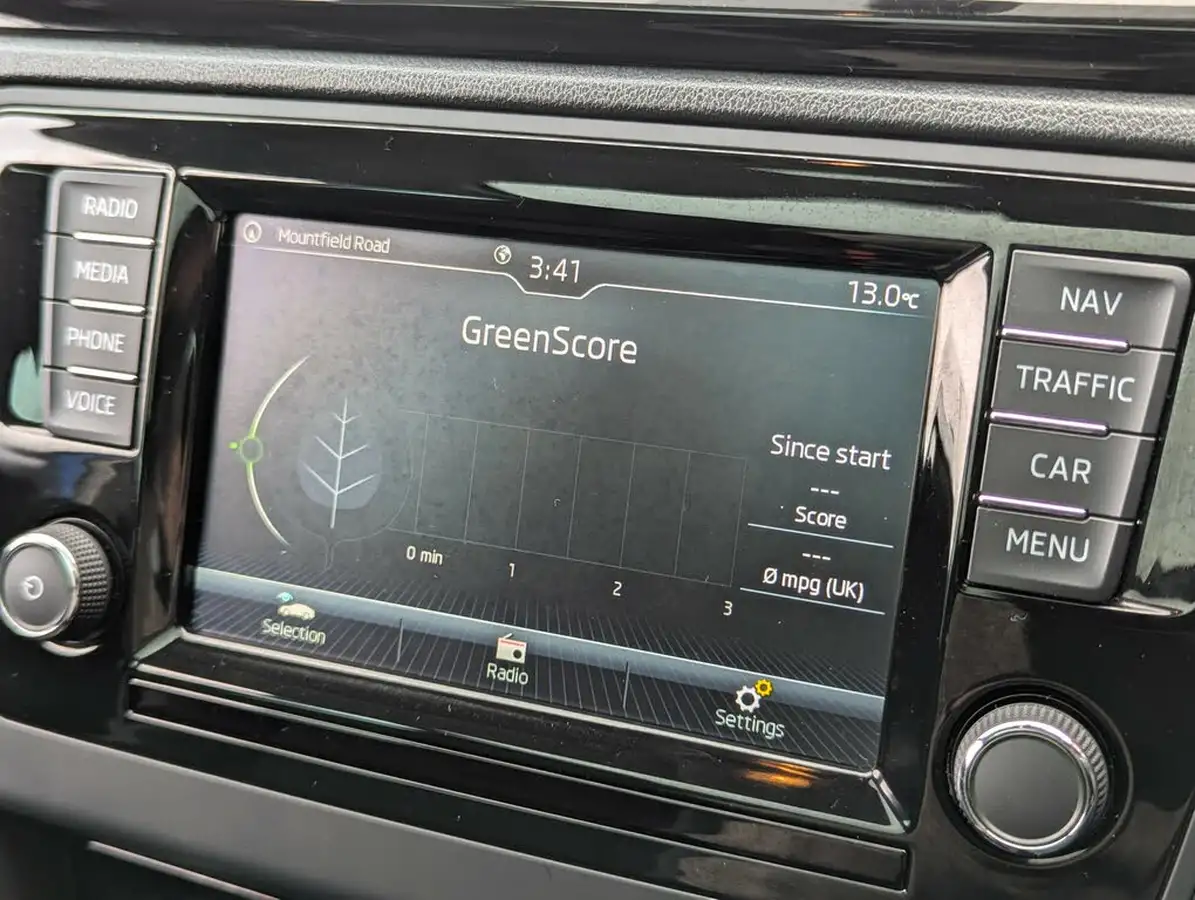 2017-skoda-rapid-spaceback-10-tsi-se-sport-109ps-big-27