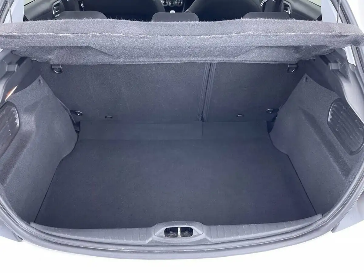2017-peugeot-208-16bluehdi-allure-100bhp-5d-big-9