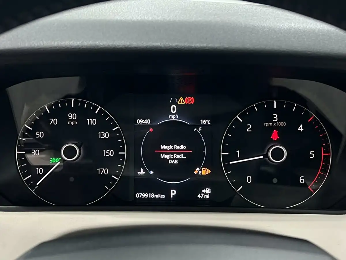 2017-land-rover-range-rover-velar-20-d240-s-big-52