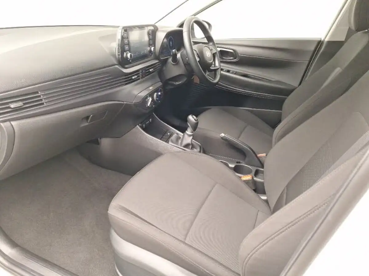 2024-hyundai-i20-10-t-gdi-advance-big-4