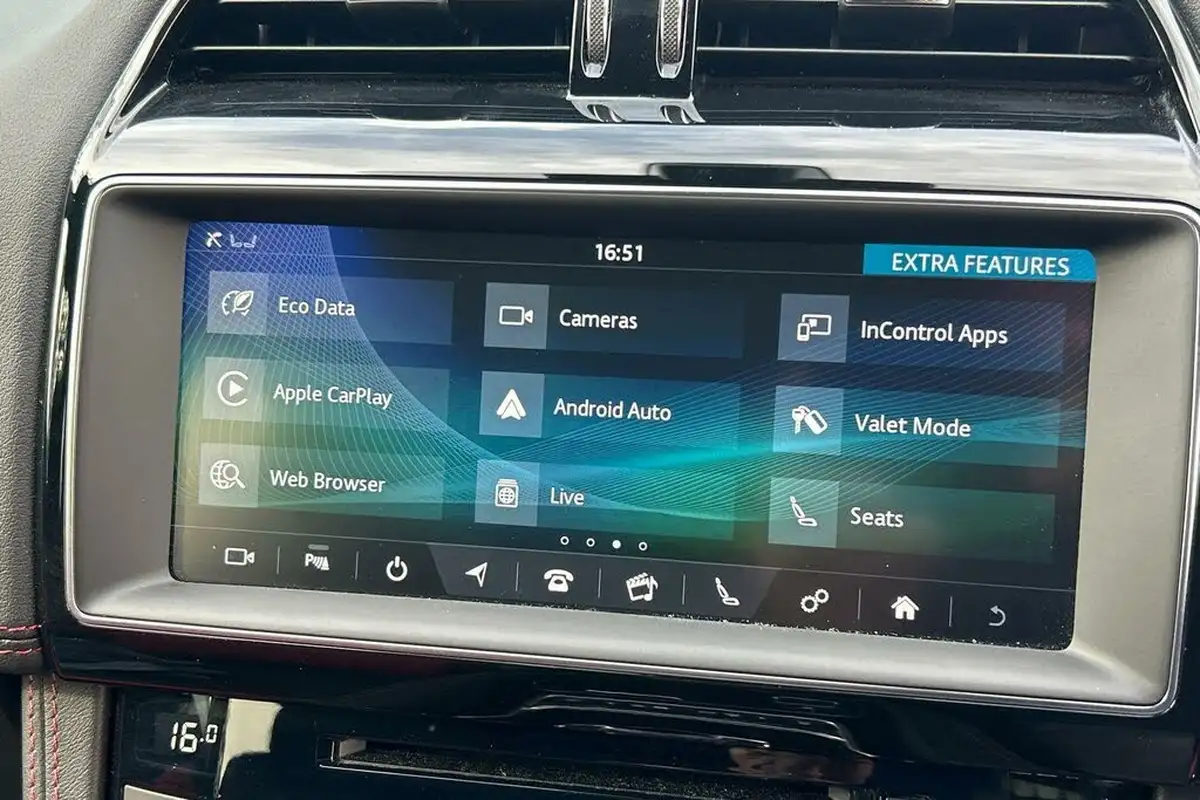 2019-jaguar-f-pace-20-i4d-chequered-flag-240ps-big-57
