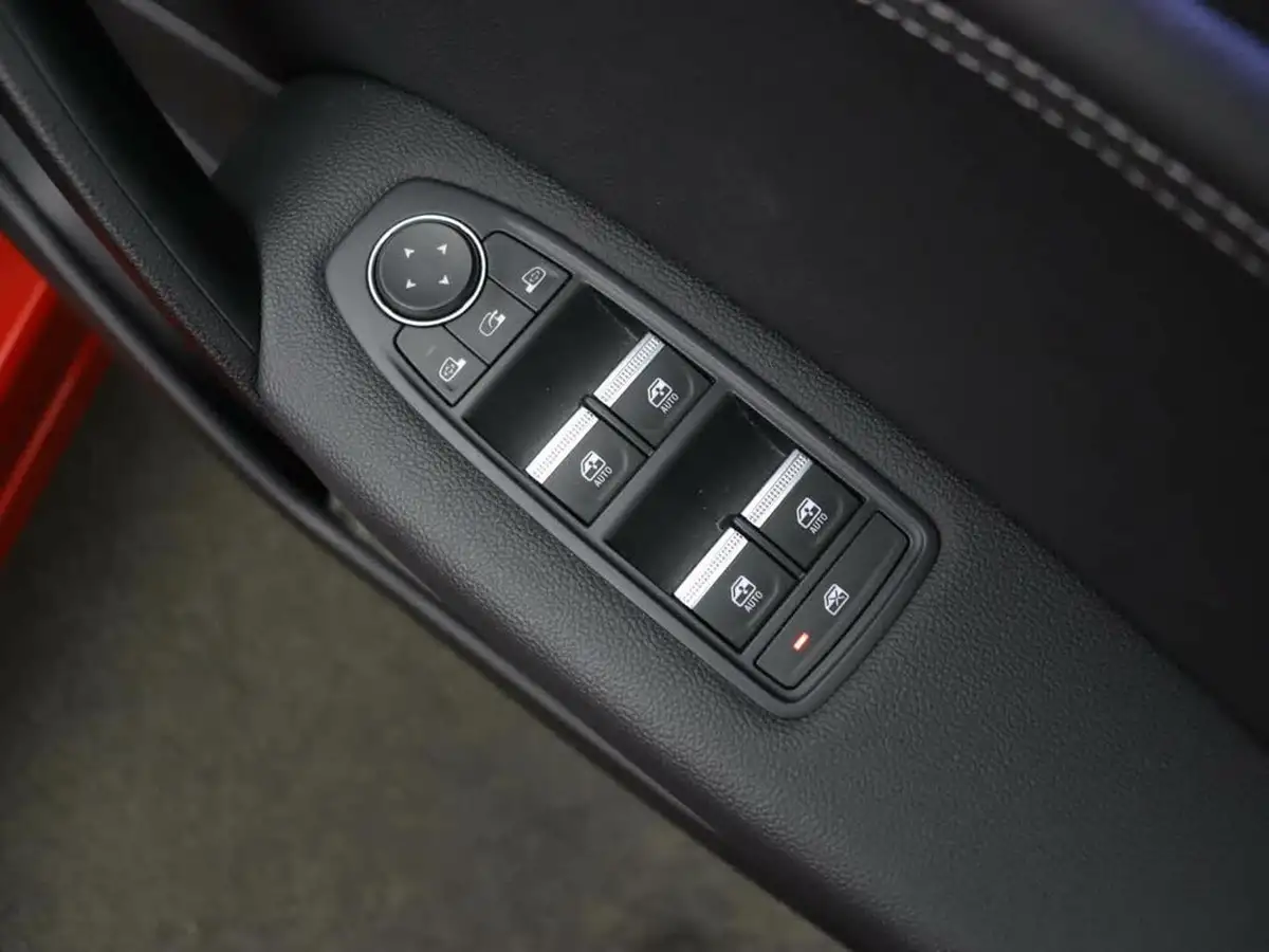2023-renault-captur-16-techno-160ps-plug-in-big-17