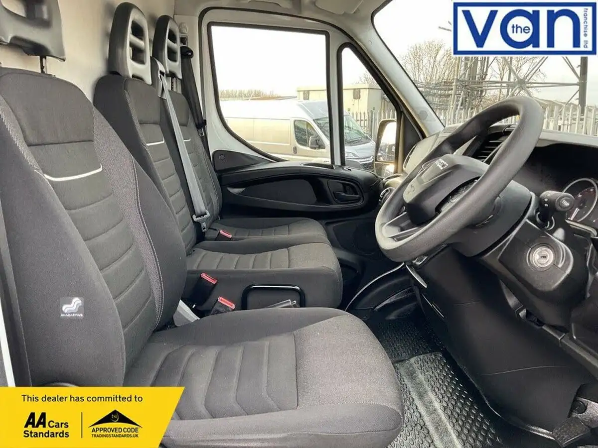 2023-iveco-daily-s-class-23td-35s14v-business-3520mm-h2-136pseu6dt-big-12
