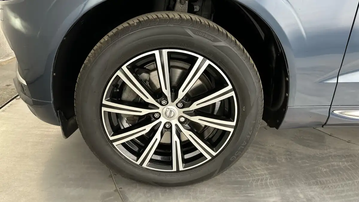 2020-volvo-xc60-20-b5-inscription-awd-big-16