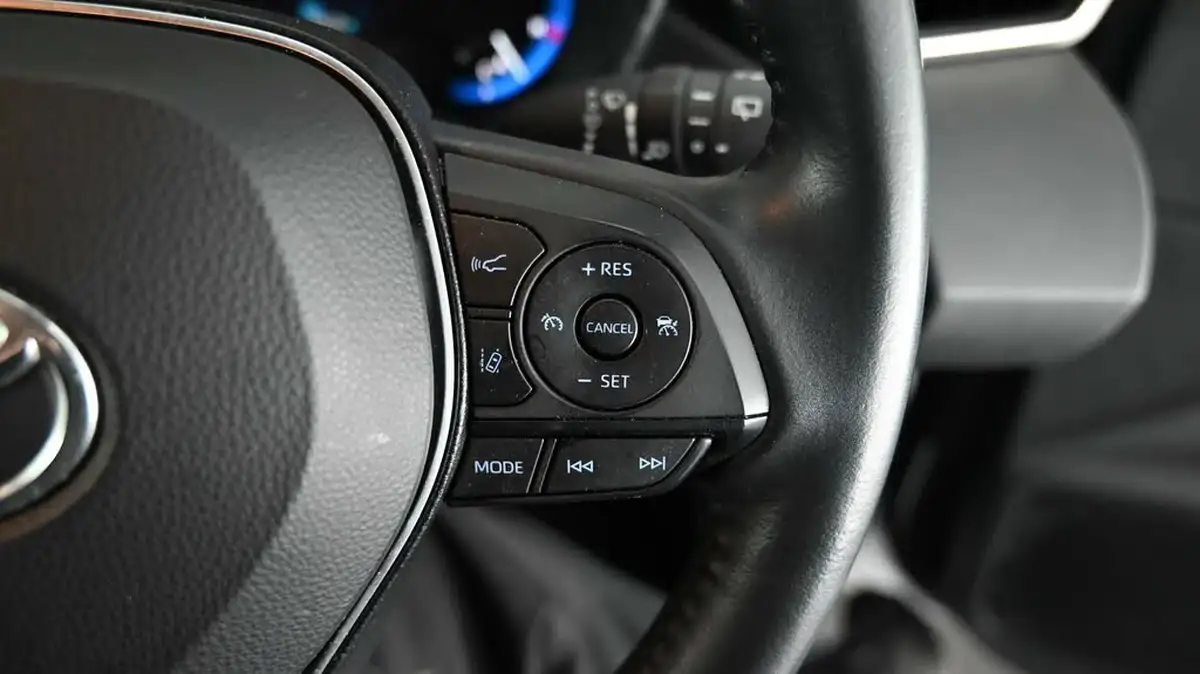 2023-toyota-corolla-18-vvt-i-icon-120bhp-trk-hatchback-5d-big-24