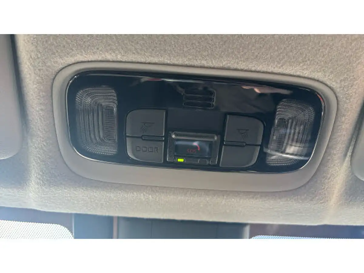 2021-toyota-yaris-15-vvt-i-design-big-35