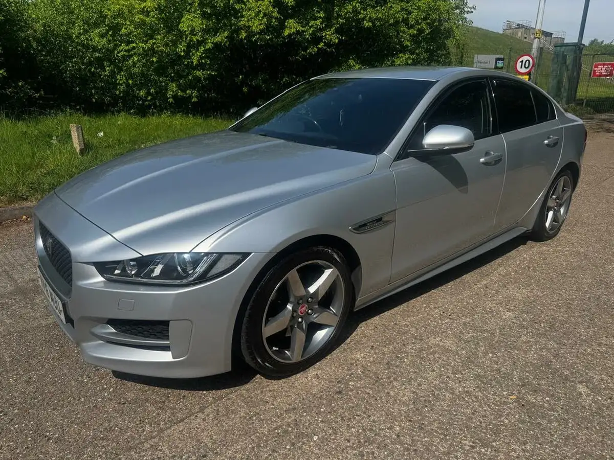 2016-jaguar-xe-20d-r-sport-180ps-auto-big-6