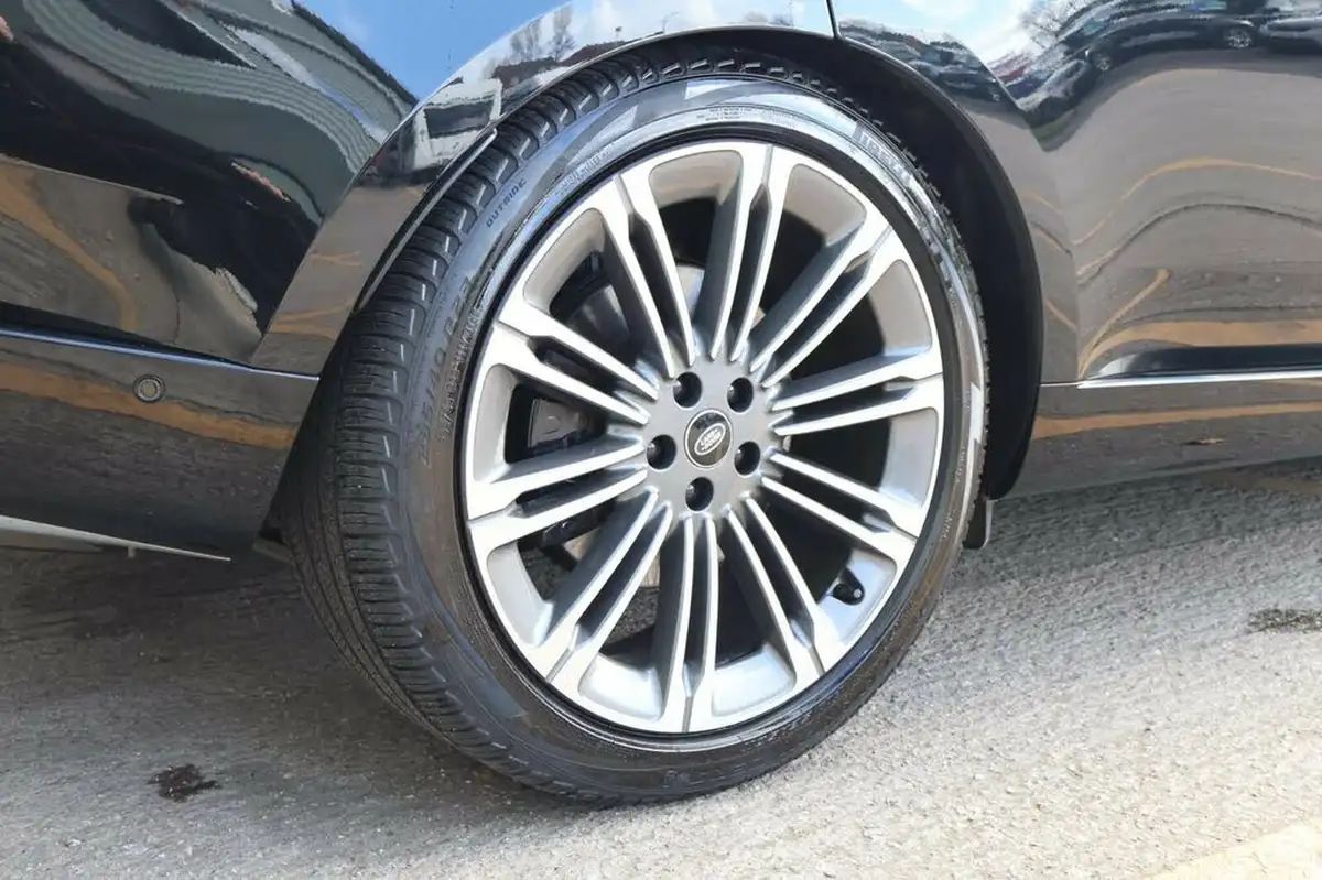 2023-land-rover-range-rover-30-p400-autobiography-big-4