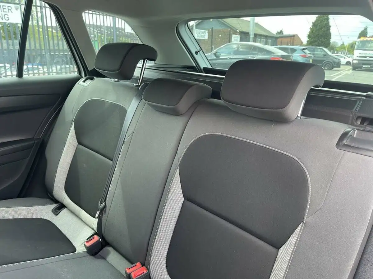 2015-skoda-fabia-12-tsi-se-109ps-estate-big-7