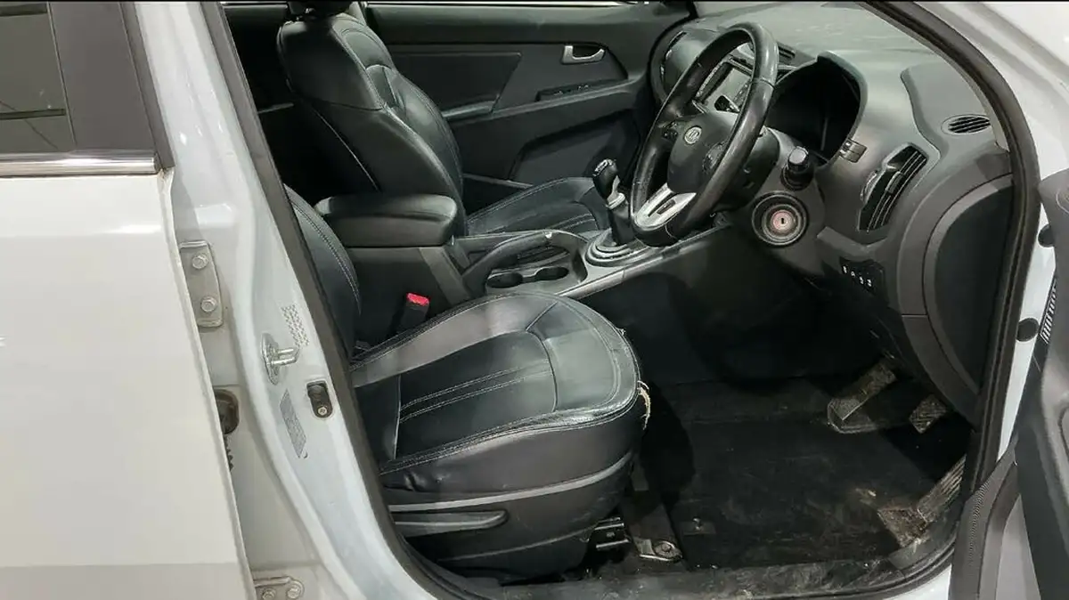 2012-kia-sportage-17td-3-big-6