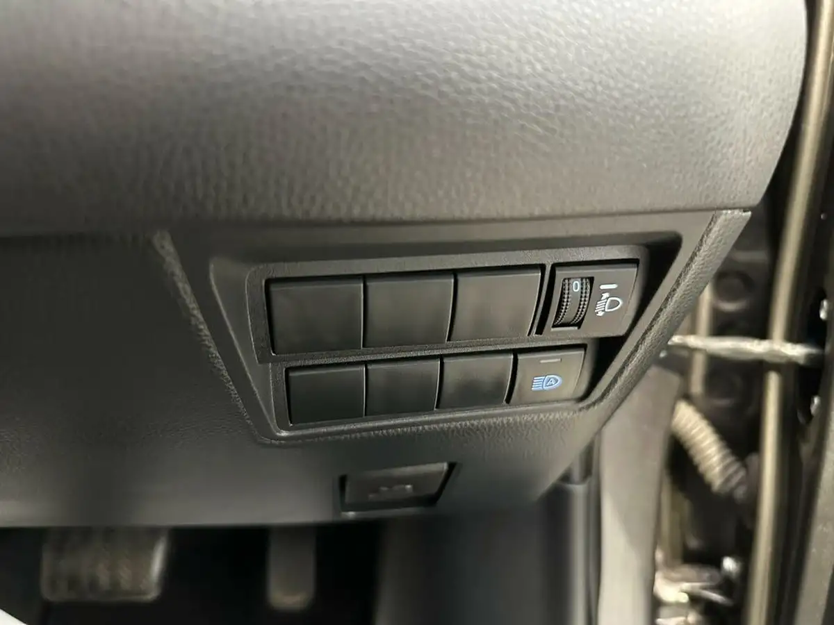 2023-mazda-mazda2-15-agile-big-12