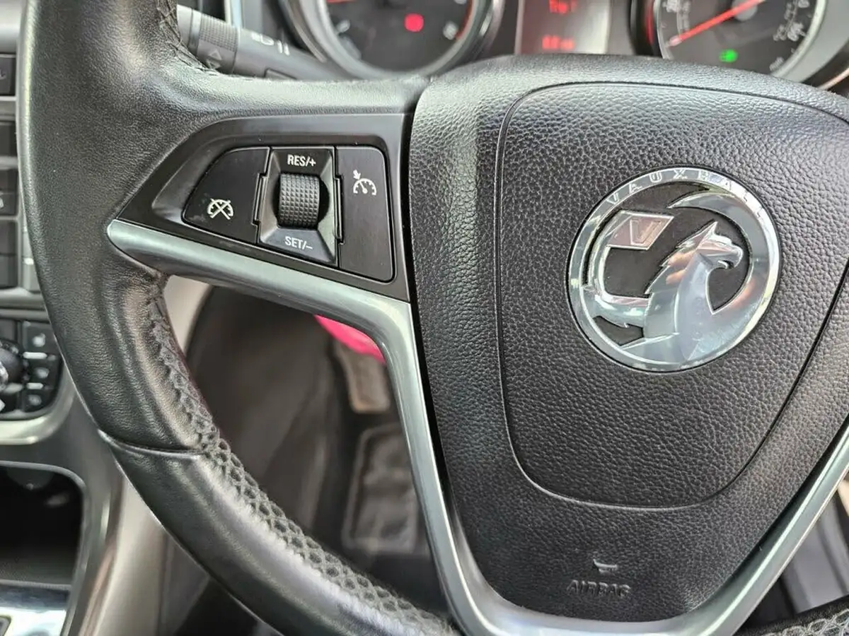 2010-vauxhall-astra-16-elite-16v-vvt-115ps-auto-big-13