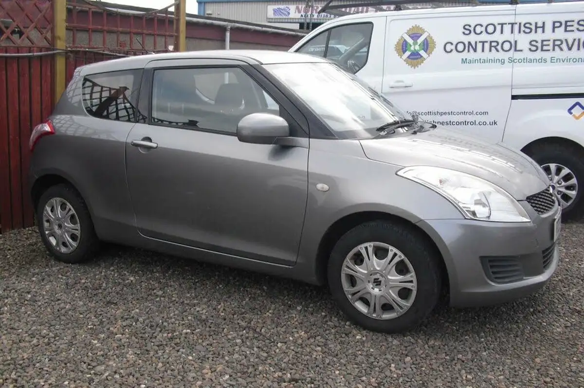 2011-suzuki-swift-12-sz2-3d-big-0
