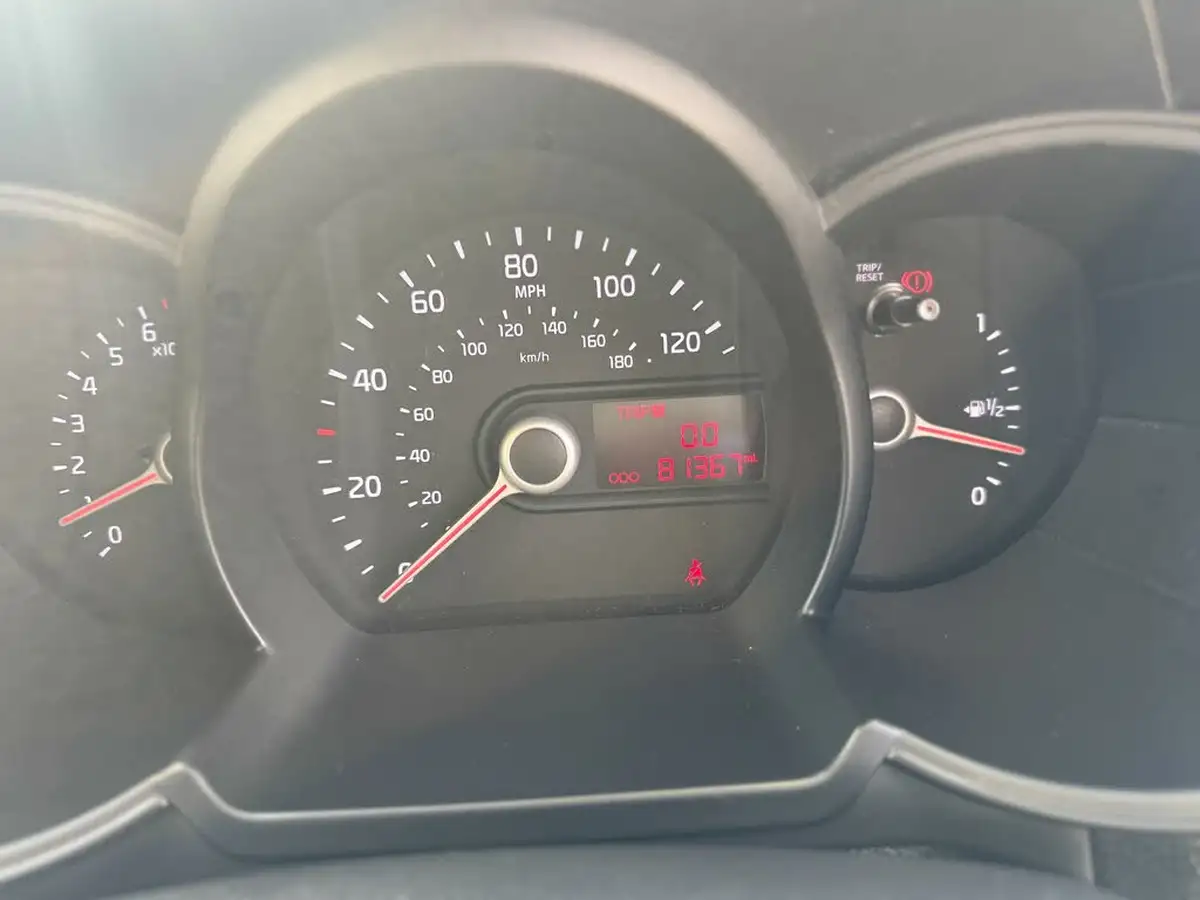 2014-kia-picanto-10-picanto-1-5d-big-25