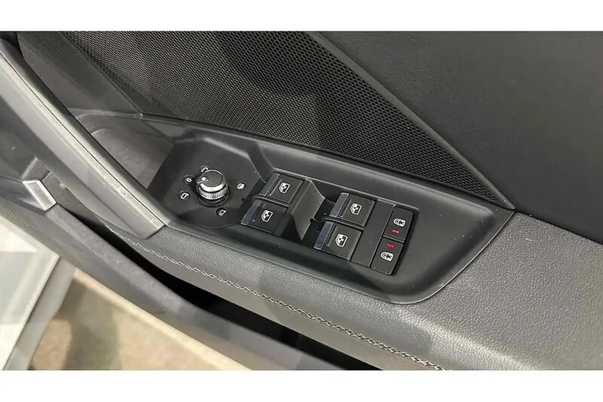 2021-audi-a3-14-40-tfsi-e-s-line-big-23