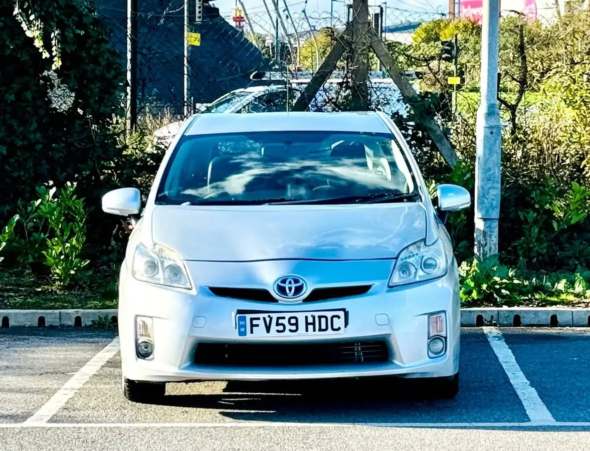 2009-toyota-prius-18-vvt-i-t3-big-1