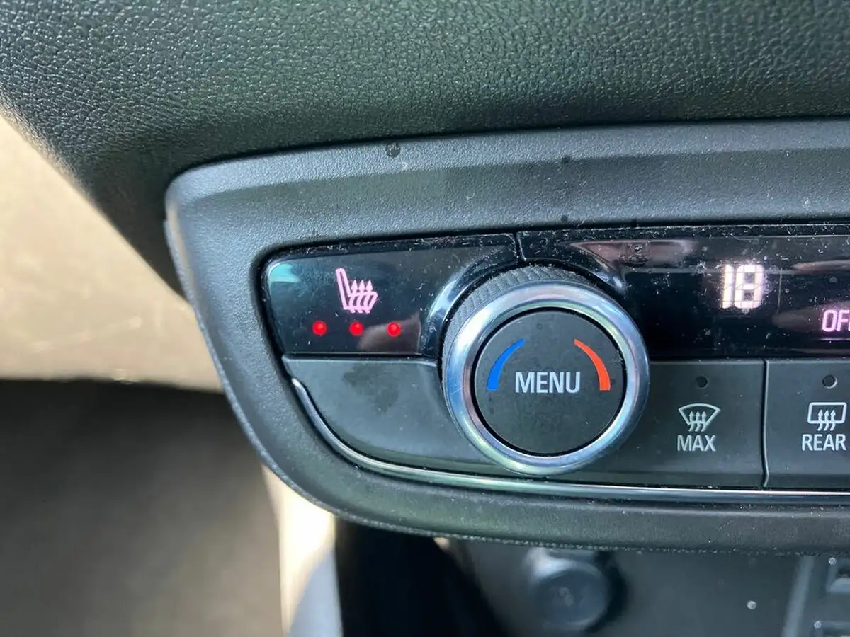 2022-vauxhall-crossland-12-elite-edition-130ps-auto-big-24