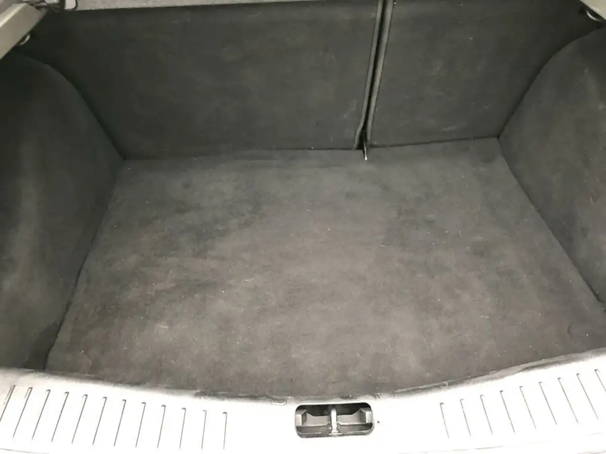 2009-ford-focus-16-zetec-hatchback-5d-big-32