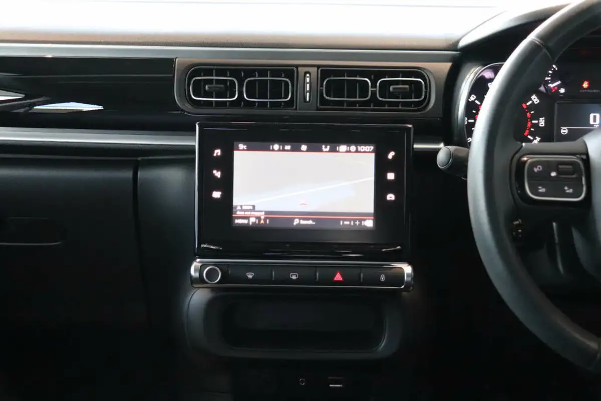 2018-citroen-c3-12-puretech-flair-82ps-big-13