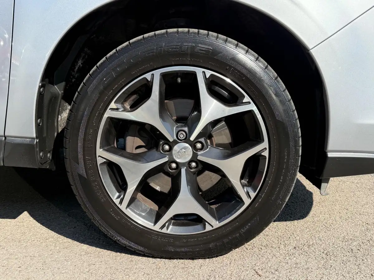 2013-subaru-forester-20-xt-turbo-big-23