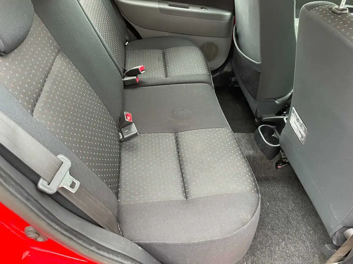 2008-daihatsu-sirion-13-se-big-25