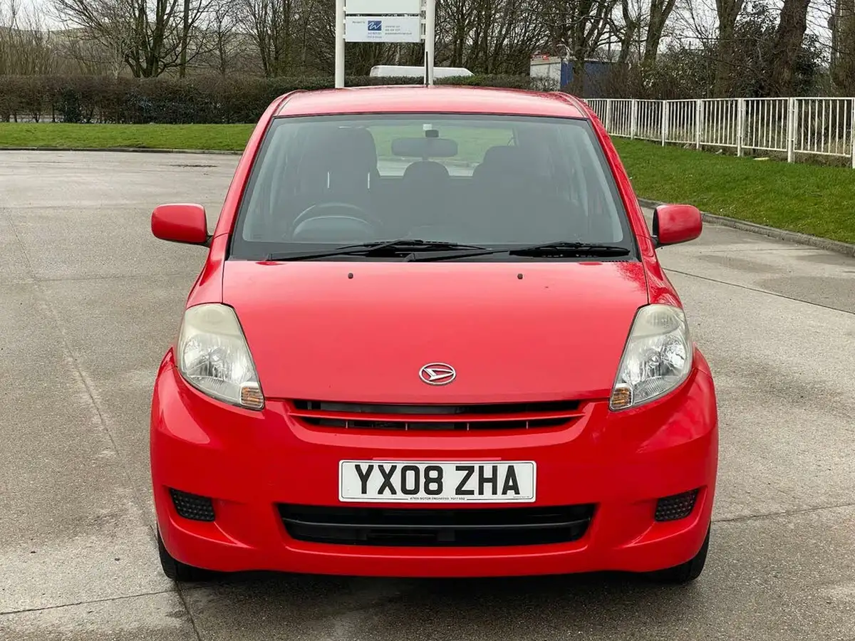 2008-daihatsu-sirion-13-se-big-1
