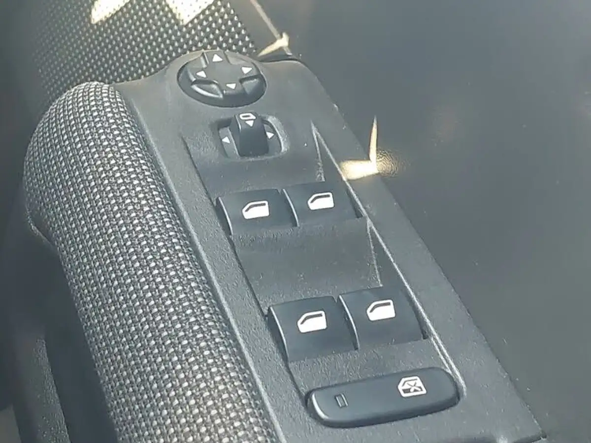 2019-citroen-c3-aircross-12-puretech-flair-110ps-ss-big-18