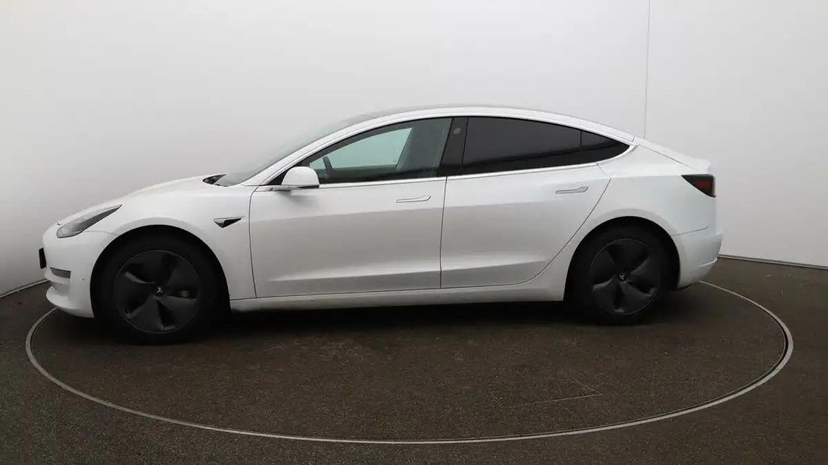 2020-tesla-model-3-e-long-range-big-55