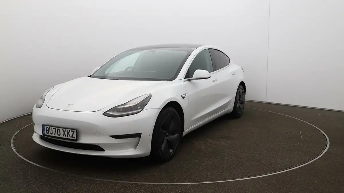 2020-tesla-model-3-e-long-range-big-27