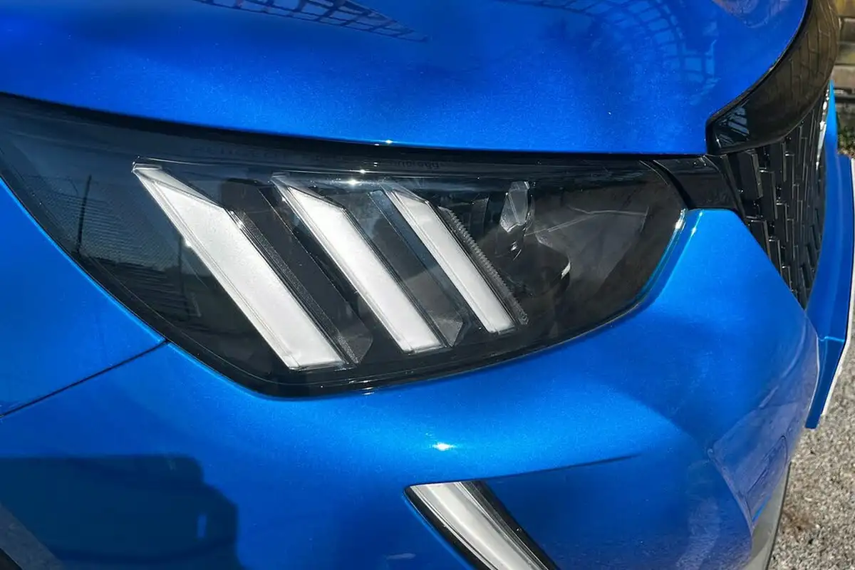 2020-peugeot-2008-suv-12-puretech-gt-line-big-21