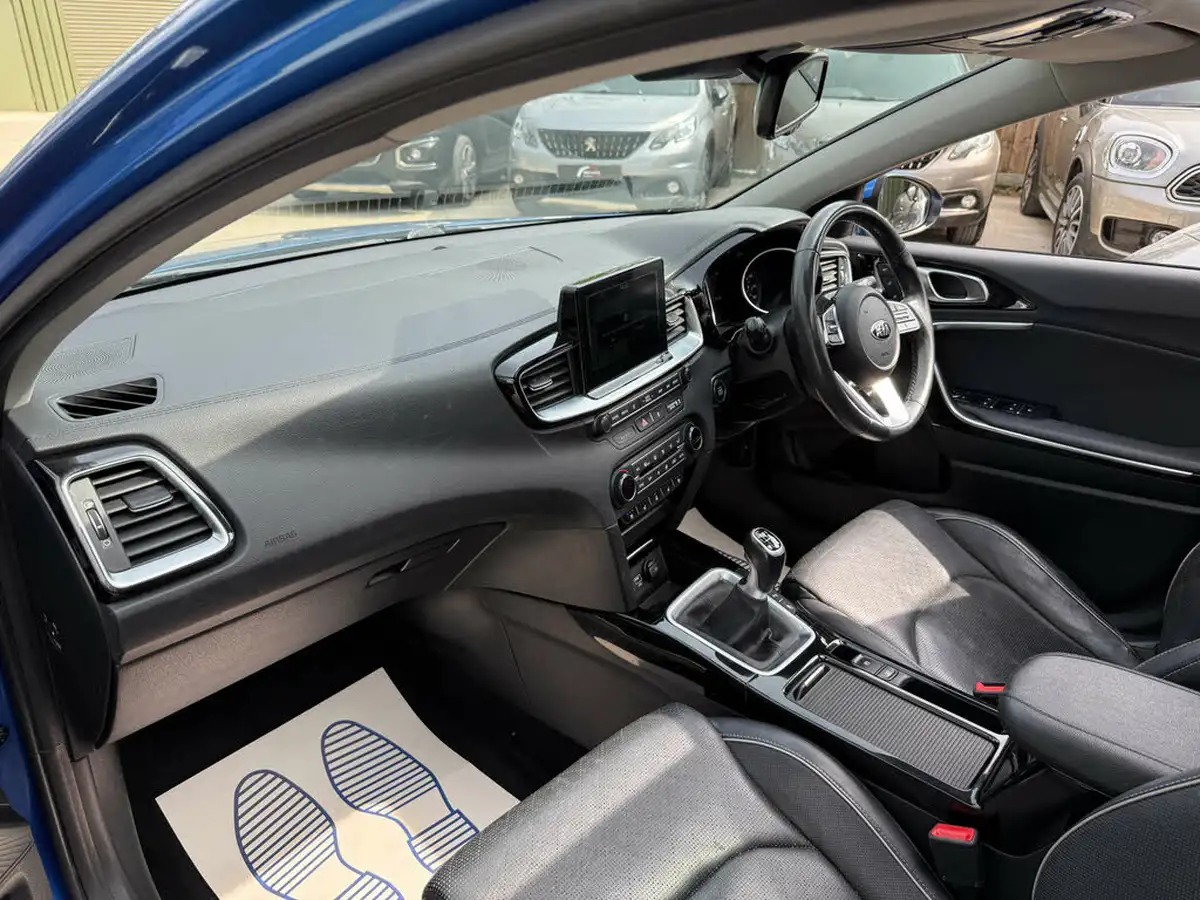 2018-kia-ceed-14-t-gdi-first-edition-hatchback-big-56