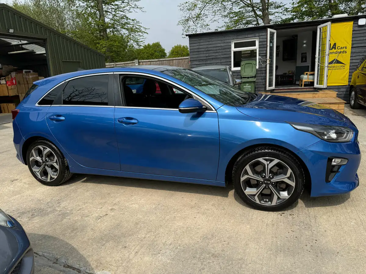 2018-kia-ceed-14-t-gdi-first-edition-hatchback-big-15