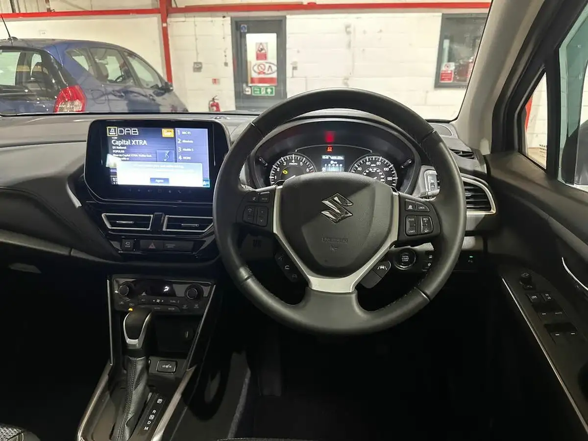 2024-suzuki-s-cross-15-ultra-allgrip-big-14