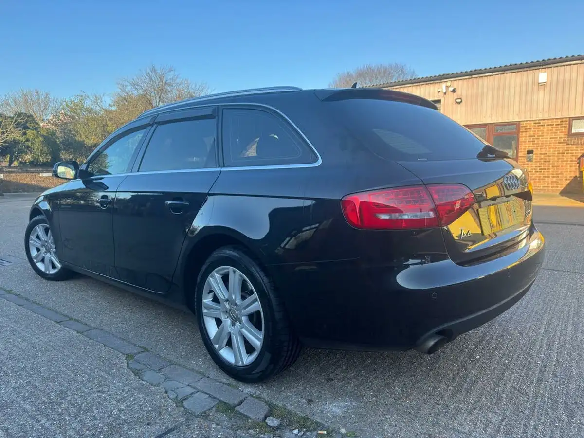 2011-audi-a4-avant-big-1