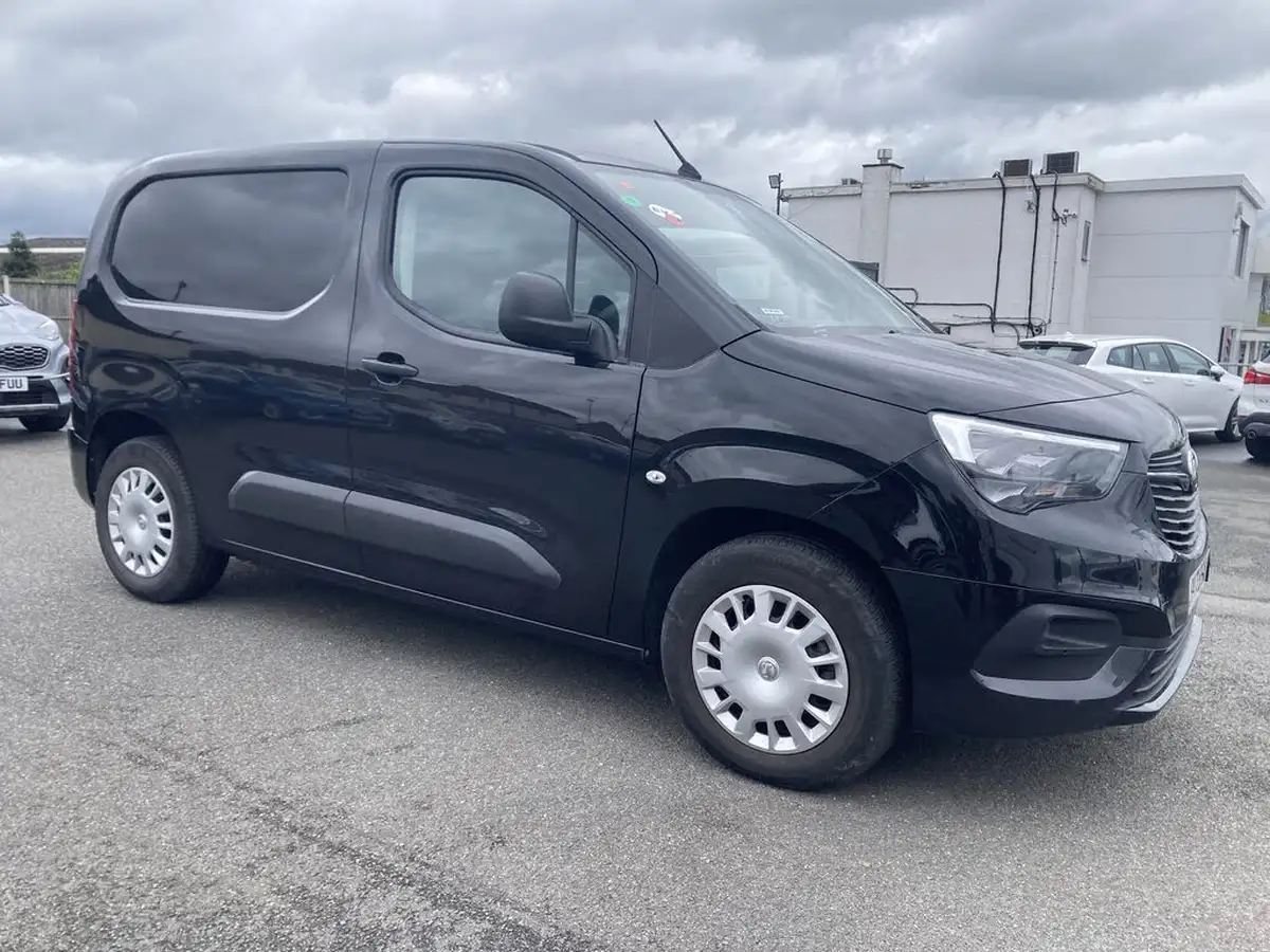 2021-vauxhall-combo-e-50kwh-sportive-2300-l2h1-big-0