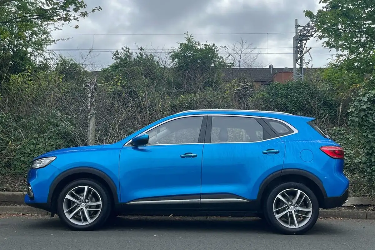 2021-mg-hs-15t-gdi-excite-162ps-big-12