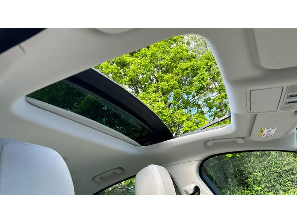 2015-jaguar-xe-20-prestige-big-34