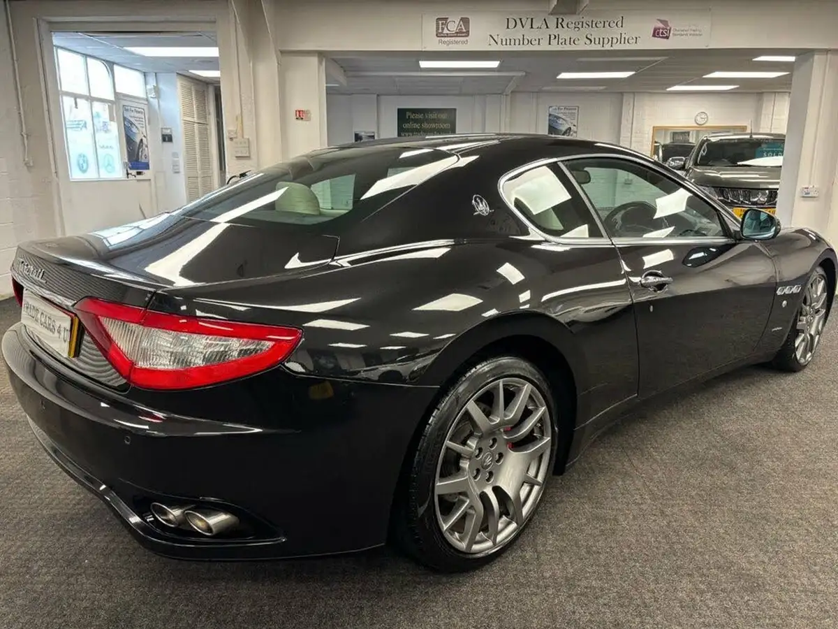 2016-maserati-granturismo-42-big-12
