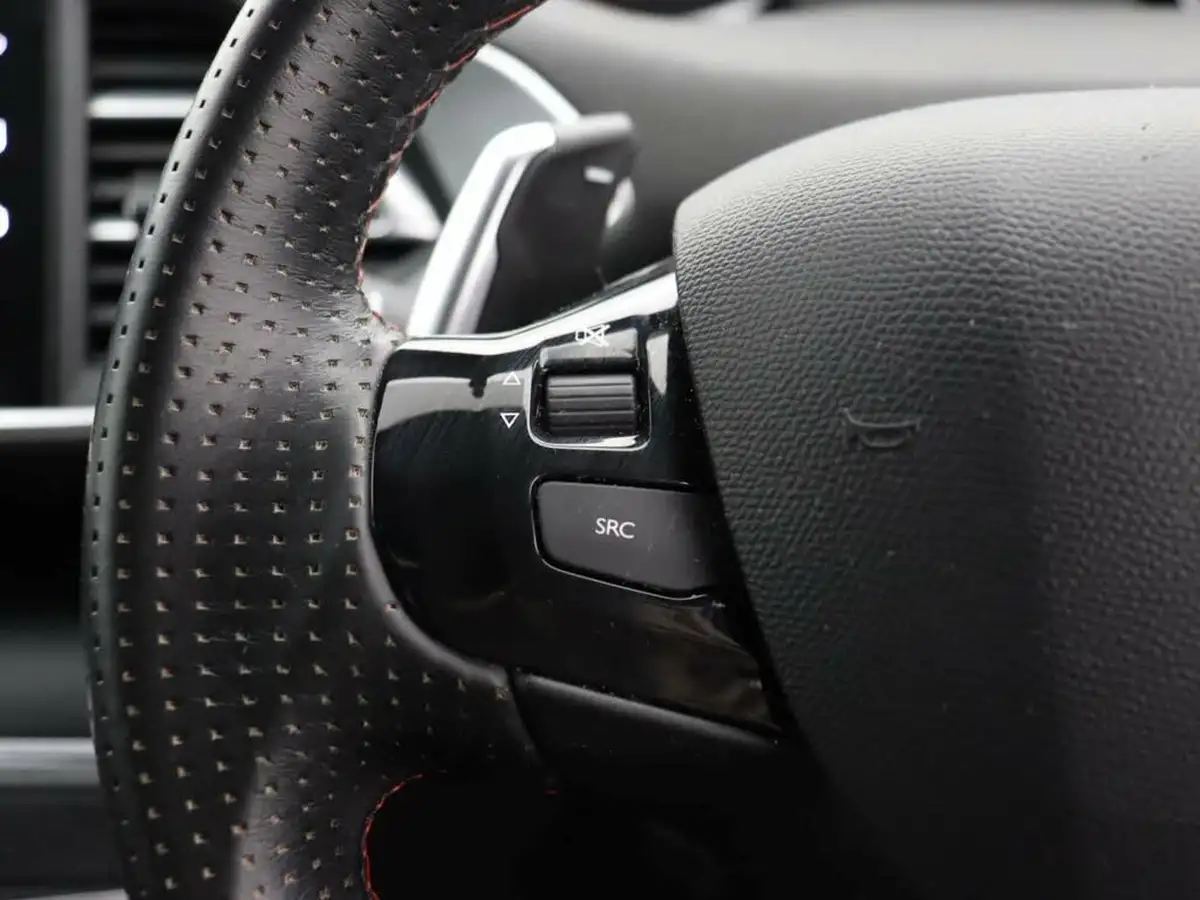 2020-peugeot-308-12-puretech-gt-eat8-big-21