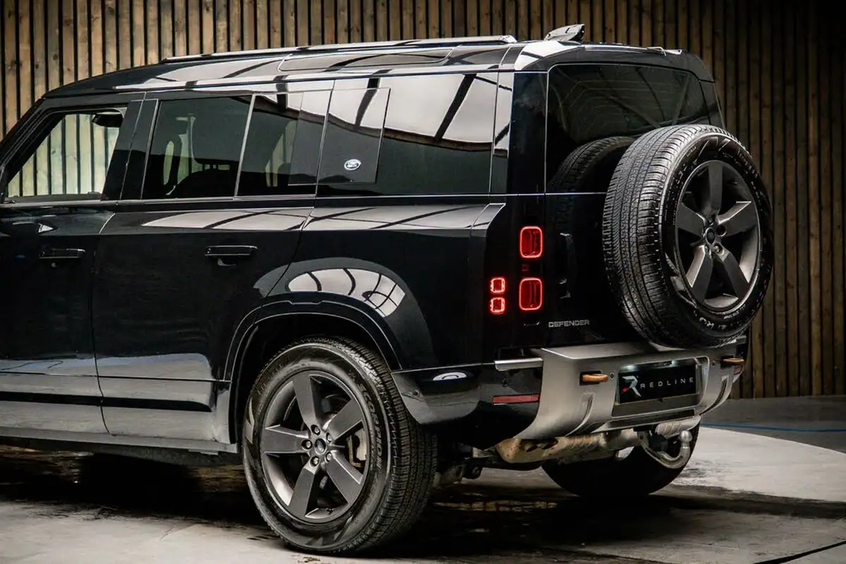 2023-land-rover-110-defender-30-d300-x-dynamic-hse-big-16
