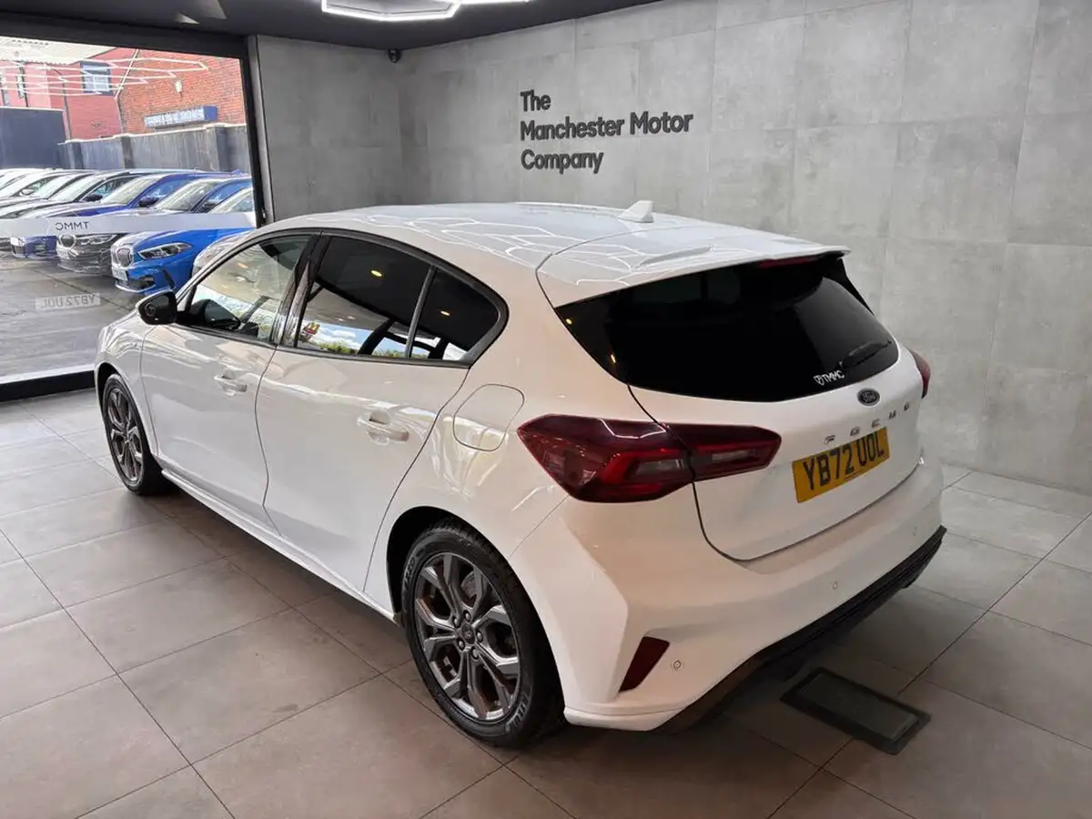 2023-ford-focus-10t-st-line-125ps-hatchback-big-7