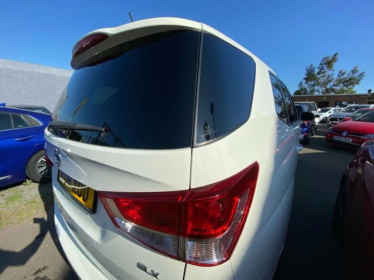 2018-kgm-ssangyong-turismo-22td-ex-auto-big-14