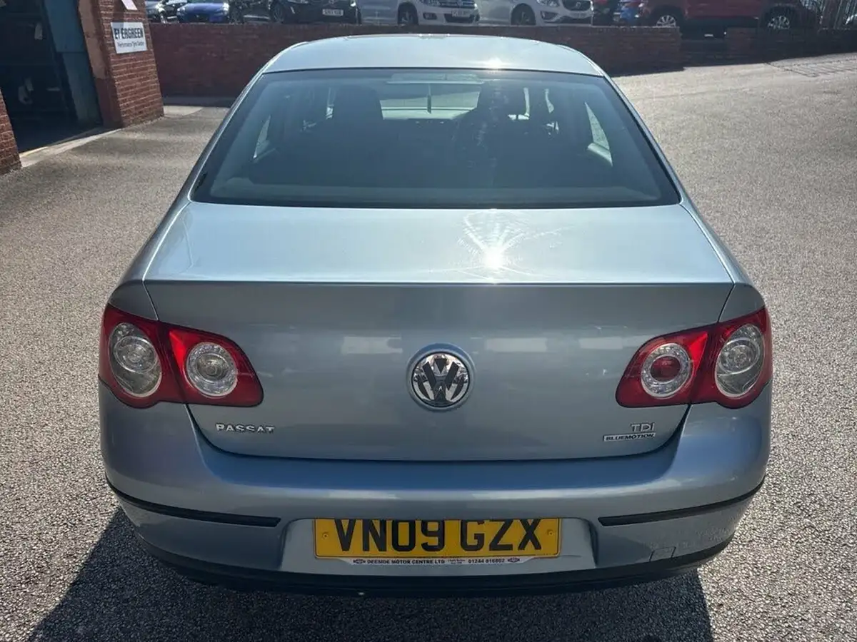 2009-volkswagen-passat-20td-bluemotion-2-saloon-4d-big-41